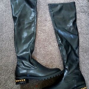 I'm selling boots and a Fashion Nova jacket never worn